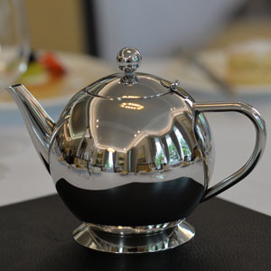Elia Teapot with Infuser 28oz / 800ml